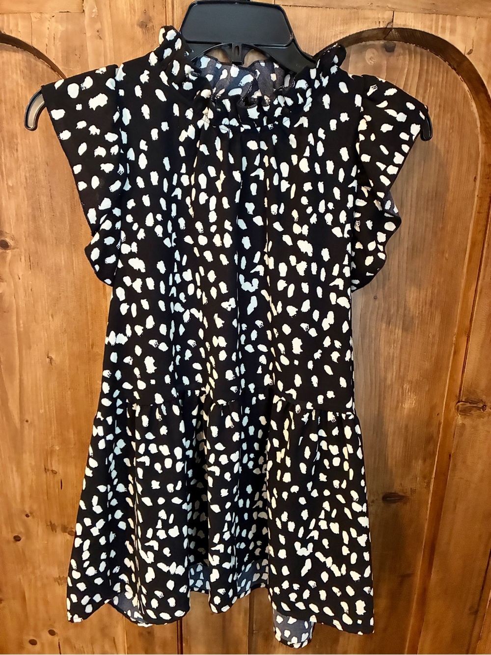 entro Black & White Floral Dot Ruffle Neck Tunic